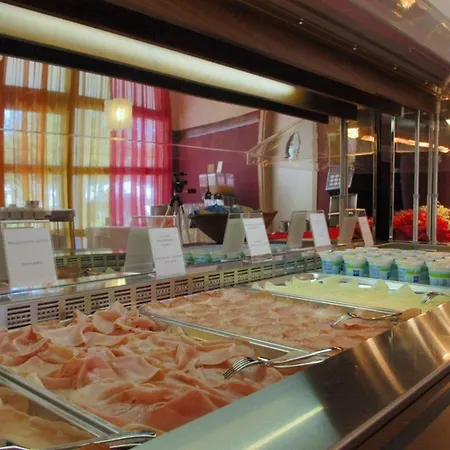 Flat With A Relaxing Sunny Terrace *