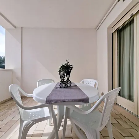 Flat With A Relaxing Sunny Terrace *
